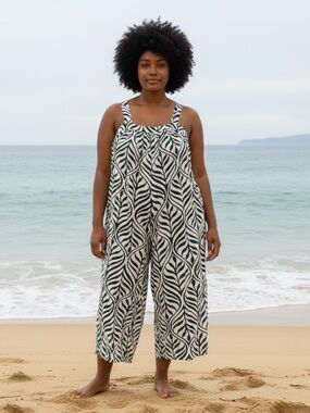 Ashley Stewart Olive and White Leaf-Print Sleeveless Jumpsuit Size 22/24